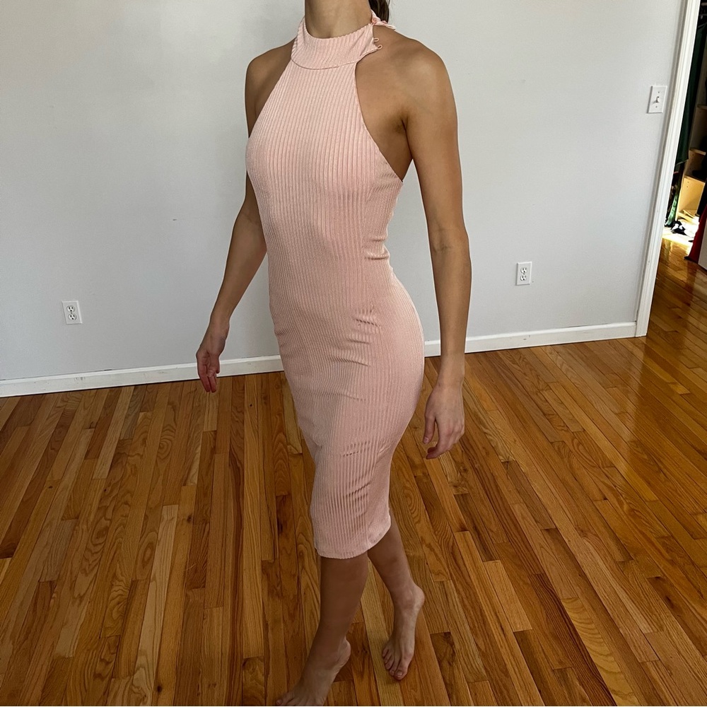 BEBE BLUSH 💓 MIDI DRESS